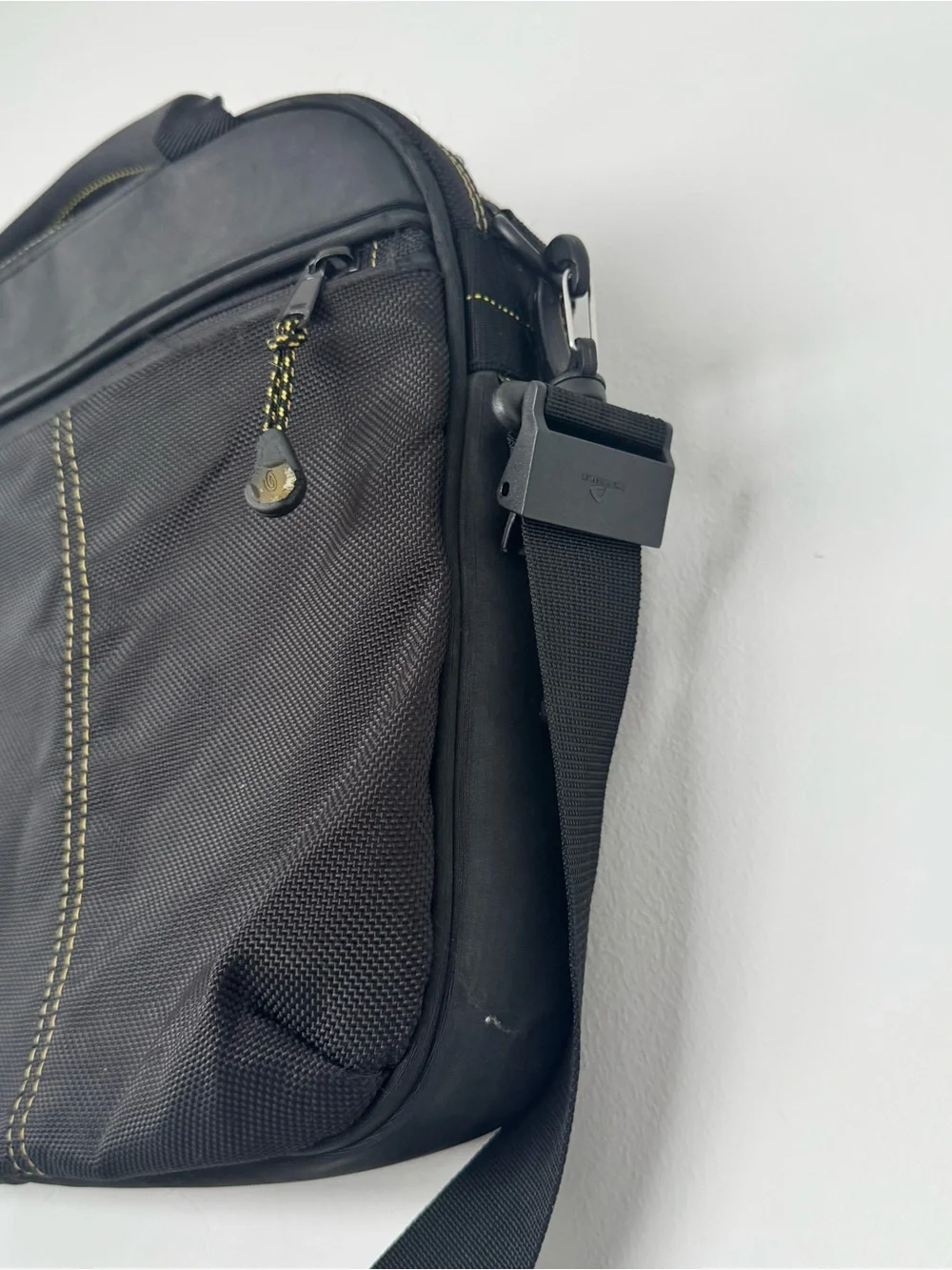 Timbuk2 Commuter Messenger Bag Black Cordura Ballistic Nylon Laptop Briefcase
